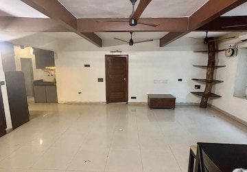 Living Room in 2 BHK Apartment at Santacruz West – for Rent