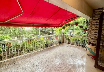 Terrace in 2 BHK Apartment at Santacruz West – for Rent