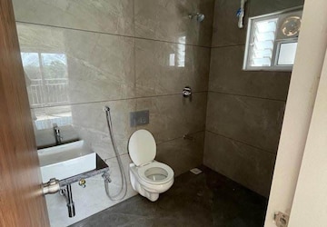 Bathroom in 5 BHK Villa at Silver Arch Thane West, Samata Nagar – for Sale