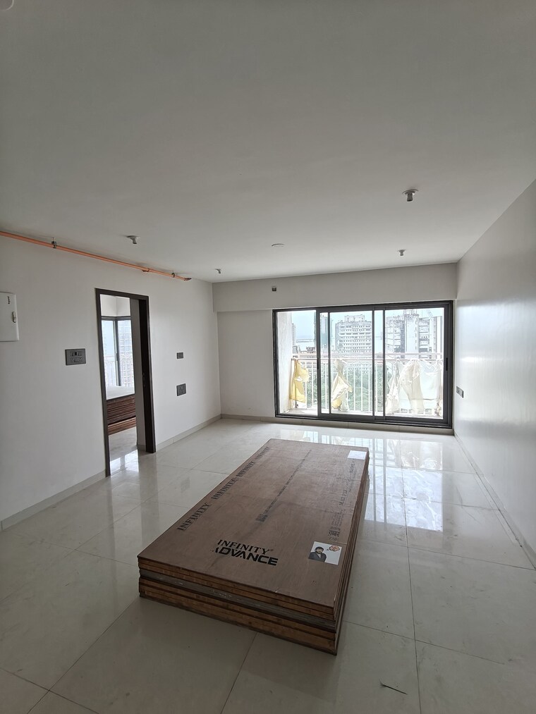 Room, dadar west 2.5 Bedroom 1000 Sq.Ft. Apartment In Dadar West Mumbai 9350700