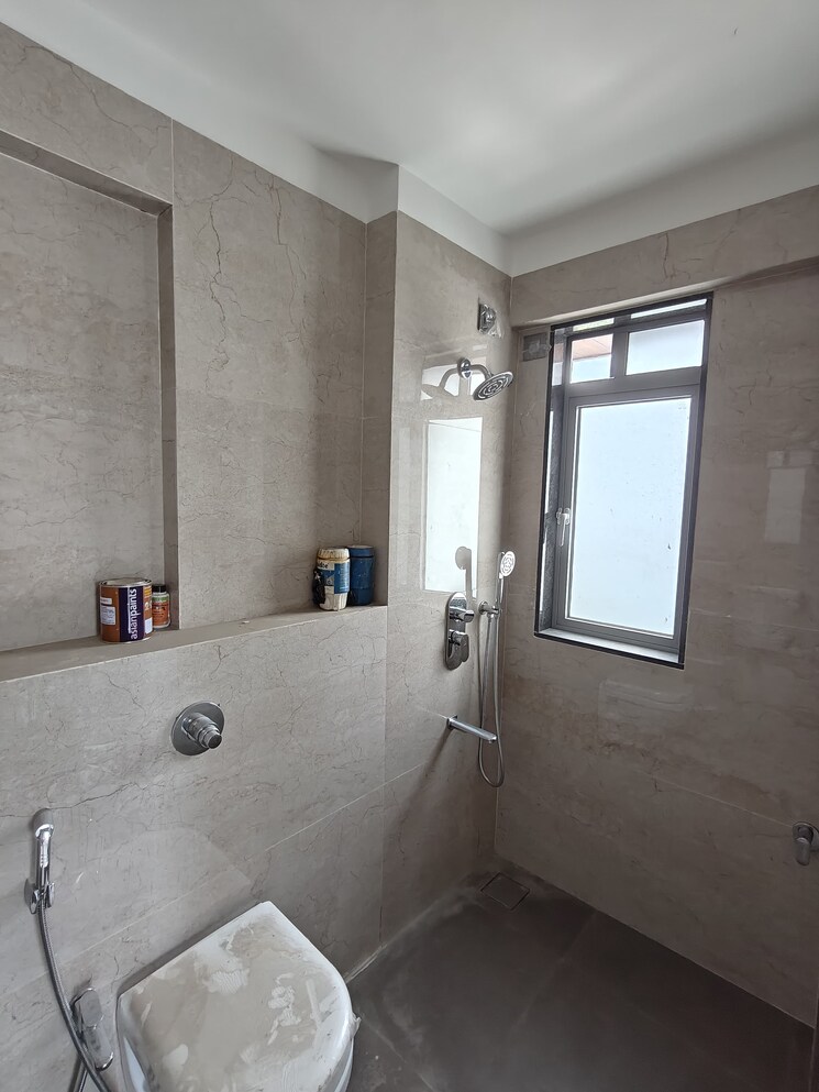 Bathroom, dadar west 2.5 Bedroom 1000 Sq.Ft. Apartment In Dadar West Mumbai 9350700