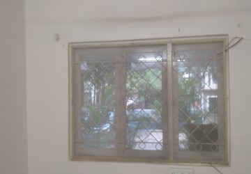 Room in 2 BHK Apartment at Bandra West – for Rent