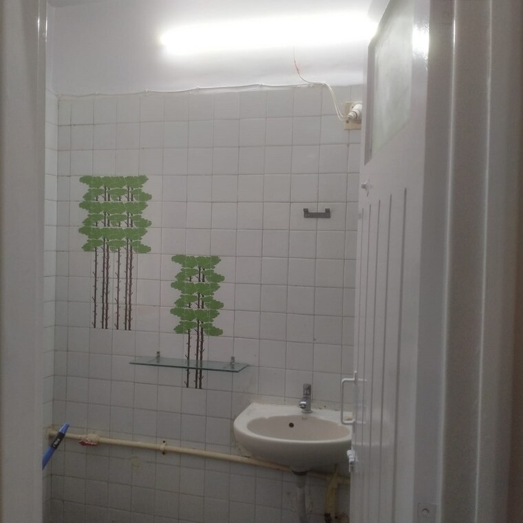 Bathroom, bandra west 2 Bedroom 750 Sq.Ft. Apartment In Bandra West Mumbai 9350671