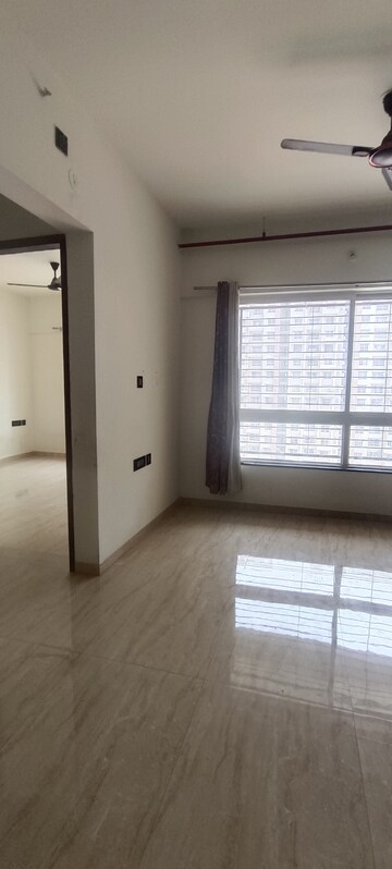 Room in 3 BHK Apartment at VTP Beaumonde, Kharadi – for Rent