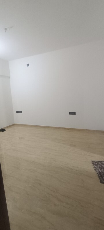 Room in 3 BHK Apartment at VTP Beaumonde, Kharadi – for Rent