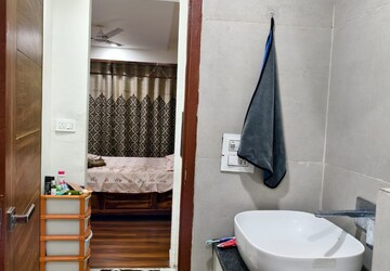 Bathroom in 3 BHK Apartment at GHB Splande, Patiala Road – for Rent
