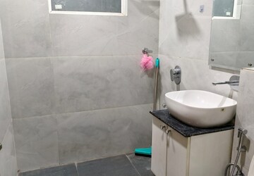 Bathroom in 3 BHK Apartment at GHB Splande, Patiala Road – for Rent