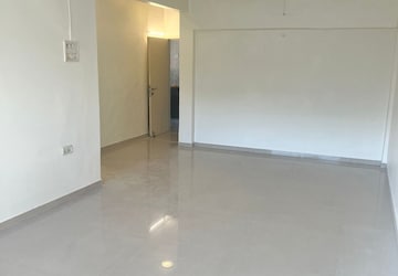 Room in 3 BHK Apartment at Juhu – for Rent