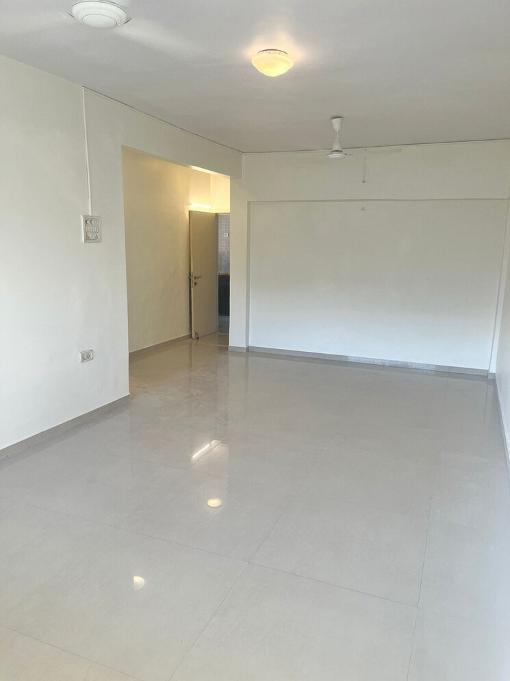 Room, juhu 3 Bedroom 1200 Sq.Ft. Apartment In Juhu Mumbai 9350685