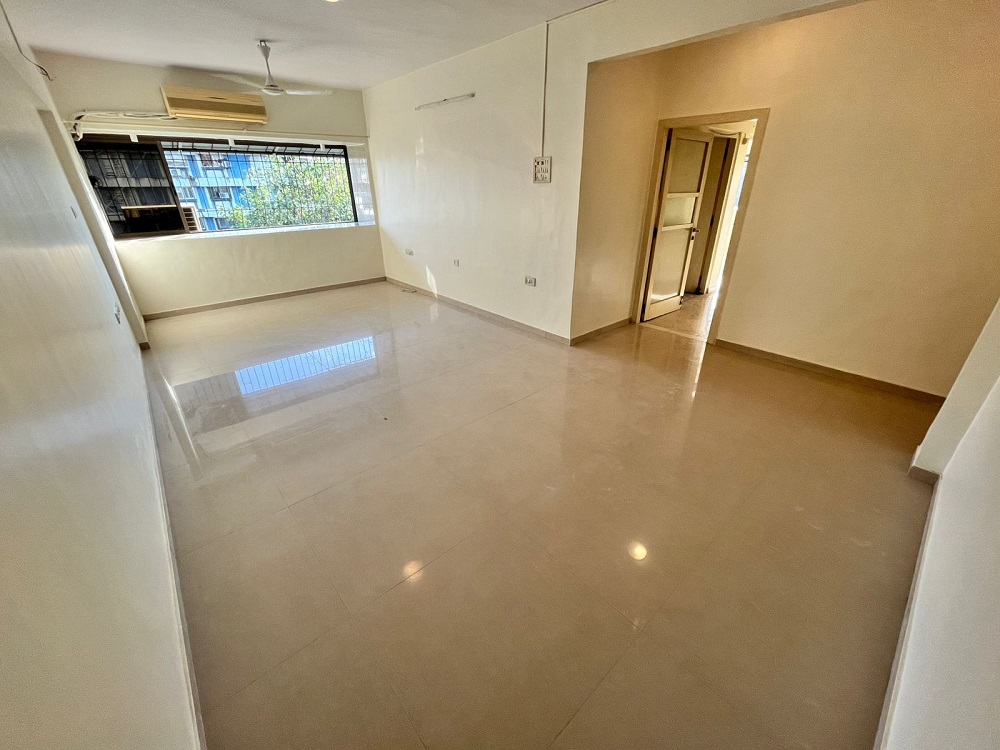 3 BHK + Pooja Room Apartment For Rent in Juhu