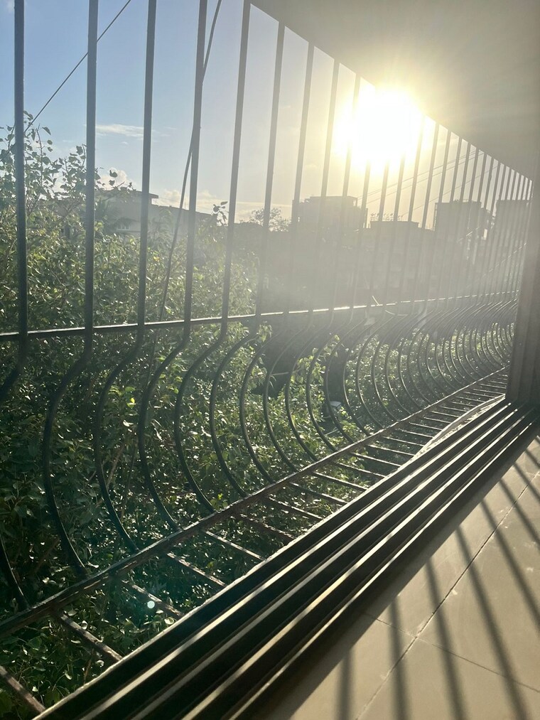 Balcony, juhu 3 Bedroom 1200 Sq.Ft. Apartment In Juhu Mumbai 9350685