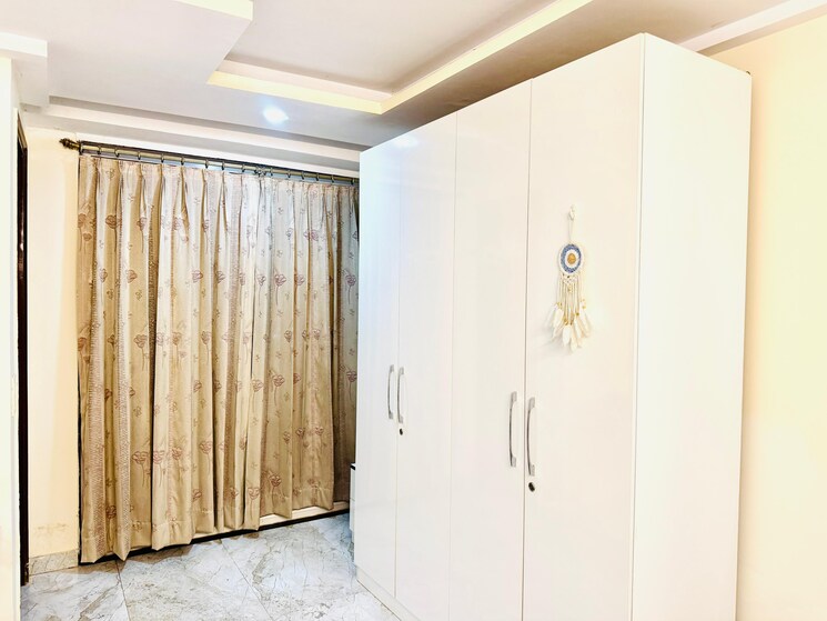 Room, vipul-world-floors 3.5 Bedroom 2000 Sq.Ft. Builder Floor In Sector 48 Gurgaon 9350718