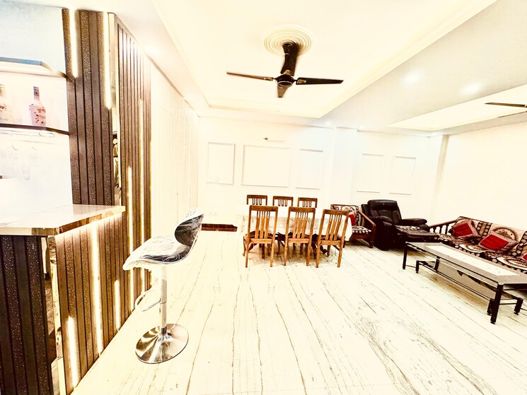 Master Bedroom, vipul-world-floors 3.5 Bedroom 2000 Sq.Ft. Builder Floor In Sector 48 Gurgaon 9350718