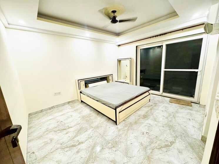 Room, vipul-world-floors 3.5 Bedroom 2000 Sq.Ft. Builder Floor In Sector 48 Gurgaon 9350718