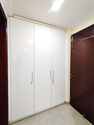 Room in 3.5 BHK Builder Floor at Vipul World Floors, Sector 48 – for Rent