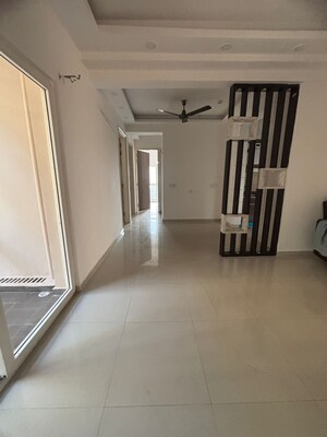 Room in 2.5 BHK Apartment at Amrapali Empire, Sain Vihar – for Sale