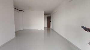 Room in 2 BHK Apartment at Sugee Atharva, Prabhadevi – for Rent