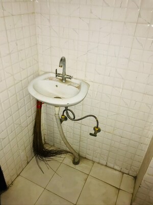 Master Bedroom in 1 BHK Apartment at Palm Residency Chhatarpur, Chattarpur – for Rent