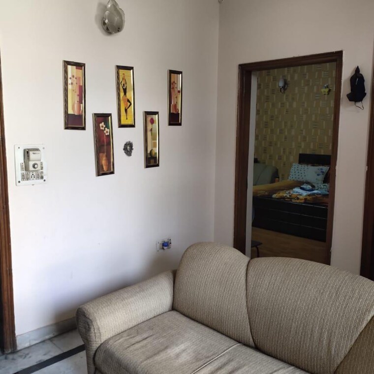 Living Room, rwa-apartments-sector-30  207 Sq.Mt. Plot In Sector 30 Noida 9350740