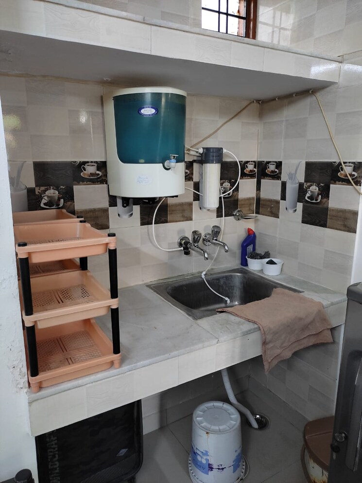 Master Bedroom, arun-vihar Studio 410 Sq.Ft. Apartment In Sector 29 Noida 9350732