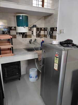 Master Bedroom in Studio Apartment at Arun Vihar, Sector 29 – for Rent