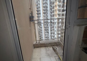 Bathroom in 2 BHK Apartment at Mahagun Mahagunpuram, Shastri Nagar – for Sale