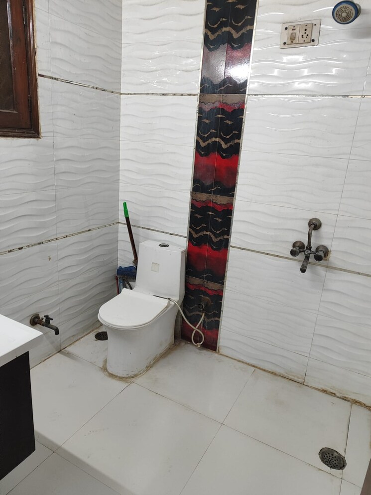 Bathroom, rwa-apartments-sector-26 Studio 380 Sq.Ft. Independent House In Sector 26 Noida 9350745
