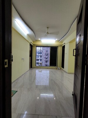 1.5 BHK Apartment For Rent in Khar West