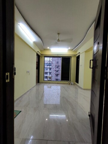 1.5 BHK Apartment For Rent in Khar West