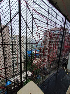 Balcony in 1.5 BHK Apartment at Khar West – for Rent