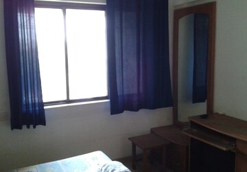 Bedroom in 1 BHK Apartment at Santacruz West – for Rent