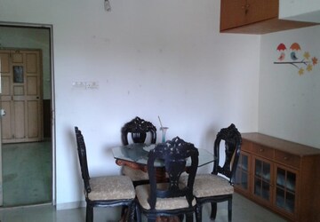 Living Room in 1 BHK Apartment at Santacruz West – for Rent