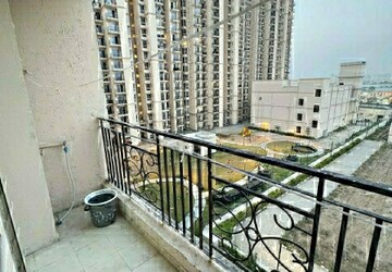 2 BHK Apartment For Rent in Signature The Millennia 3, Sector 37d
