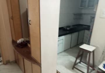Staircase in 3 BHK Apartment at Churchgate – for Sale