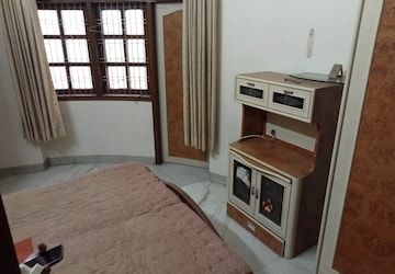 Room in 3 BHK Apartment at Churchgate – for Sale