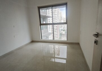 Room in 1 BHK Apartment at Sugee Atharva, Prabhadevi – for Rent