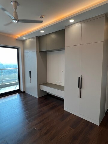 Room in 3 BHK Apartment at Krisumi Waterfall Residences, Sector 36a – for Rent