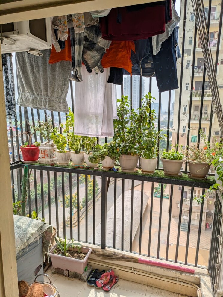 Balcony, svp-gulmohur-garden-phase-2 2 Bedroom 950 Sq.Ft. Apartment In Raj Nagar Extension Ghaziabad 9350808