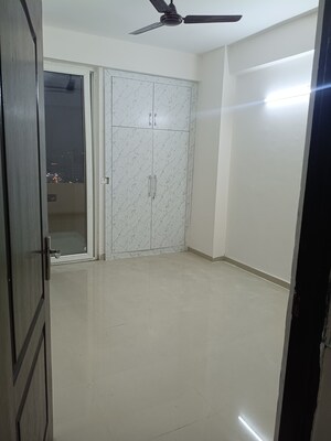Room in 2 BHK Apartment at JNC The Park, Sector 16c Greater Noida – for Rent