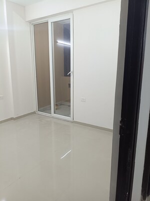 Room in 2 BHK Apartment at JNC The Park, Sector 16c Greater Noida – for Rent