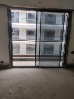 Room in 3 BHK Builder Floor at Signature Global City 63A, Sector 63a – for Sale