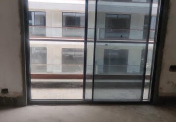 Room in 3 BHK Builder Floor at Signature Global City 63A, Sector 63a – for Sale