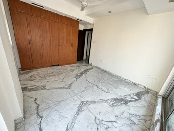Room in 4 BHK Apartment at Supreme Sankalpita, Bandra West – for Rent