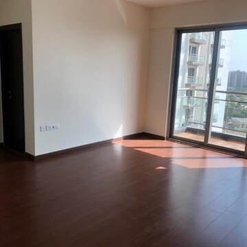 Room in 3.5 BHK Apartment at Tata Primanti-Tower Residences, Sector 72 – for Sale