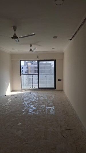 3 BHK Apartment For Rent in Zindagi CHS, Khar West