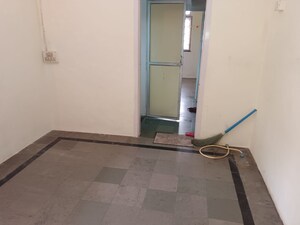 Room in 1 BHK Apartment at Mahim – for Rent