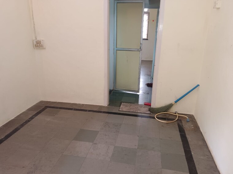 Room, mahim 1 Bedroom 350 Sq.Ft. Apartment In Mahim Mumbai 9350883