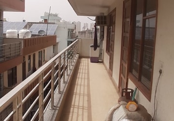 Balcony in 2 BHK Builder Floor at Sector 9 – for Rent