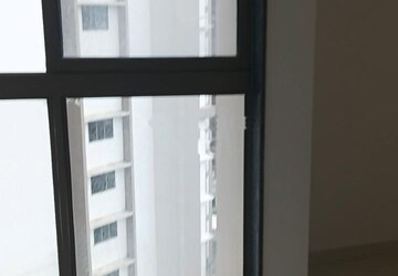 Room in 1 BHK Apartment at Runwal Eirene, Balkum Pada – for Rent