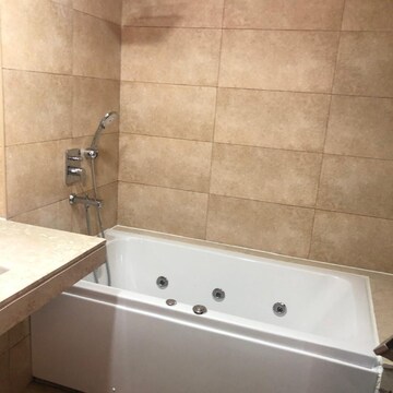 Bathroom in 3.5 BHK Apartment at Tata Primanti-Tower Residences, Sector 72 – for Sale